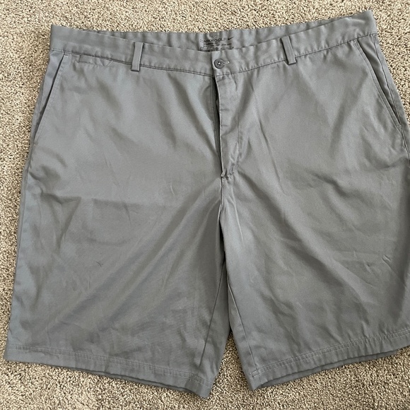 Mens Nike Golf Dry Fit Shorts 42W Gray - Picture 3 of 4